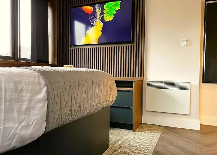 Unwind In Style, One-Bedroom Haven 4C Close To Dmu